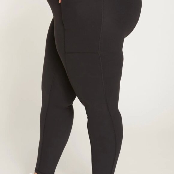 Universal Standard Leggings Knitted Fabric - Picture 7 of 9